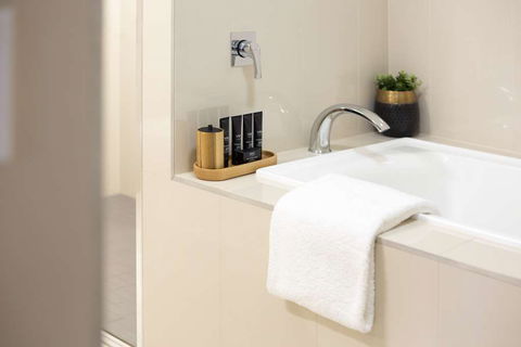 H On Smith Hotel - Accommodation Resorts 3