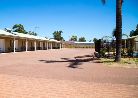 Pinjarra Resort - Accommodation Resorts 2