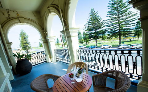 Largs Pier Hotel - Accommodation Resorts 2