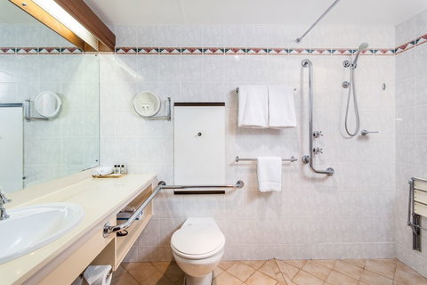 Adelaide Inn - Accommodation Resorts 2