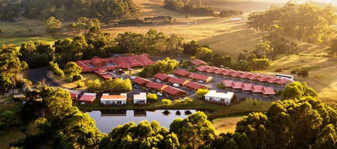 Tall Timbers - Accommodation Resorts 0