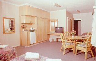 The Abbott Boutique Hotel - Accommodation Resorts 3