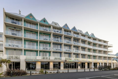 Lady Bay Resort - Accommodation Resorts 0