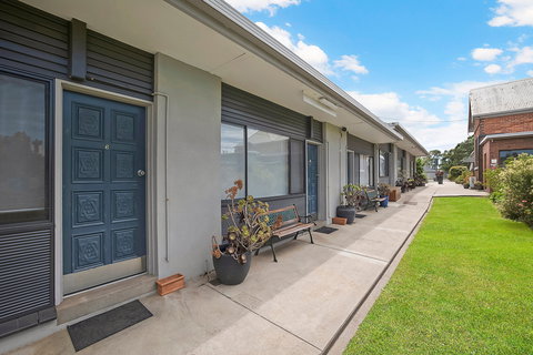 Hamilton Lakeside Motel - Accommodation Resorts 0