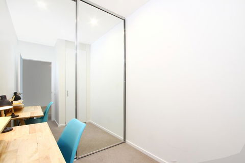 IQ Smart Apartments 704 Braddon ACT - Accommodation Resorts 1