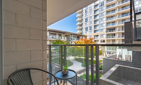 Spacious 1BR Stylish New Acton Apartment +Parking - Accommodation Resorts 6