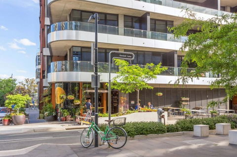 Spacious 1BR Stylish New Acton Apartment +Parking - Accommodation Resorts 11