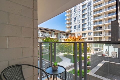 Spacious 1BR Stylish New Acton Apartment +Parking - Accommodation Resorts 23