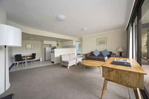 BreakFree Capital Tower Apartments - Accommodation Resorts 26