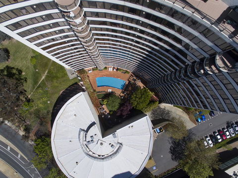 BreakFree Capital Tower Apartments - Accommodation Resorts 2