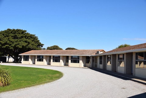 Stansbury Holiday Motel - Accommodation Resorts 6