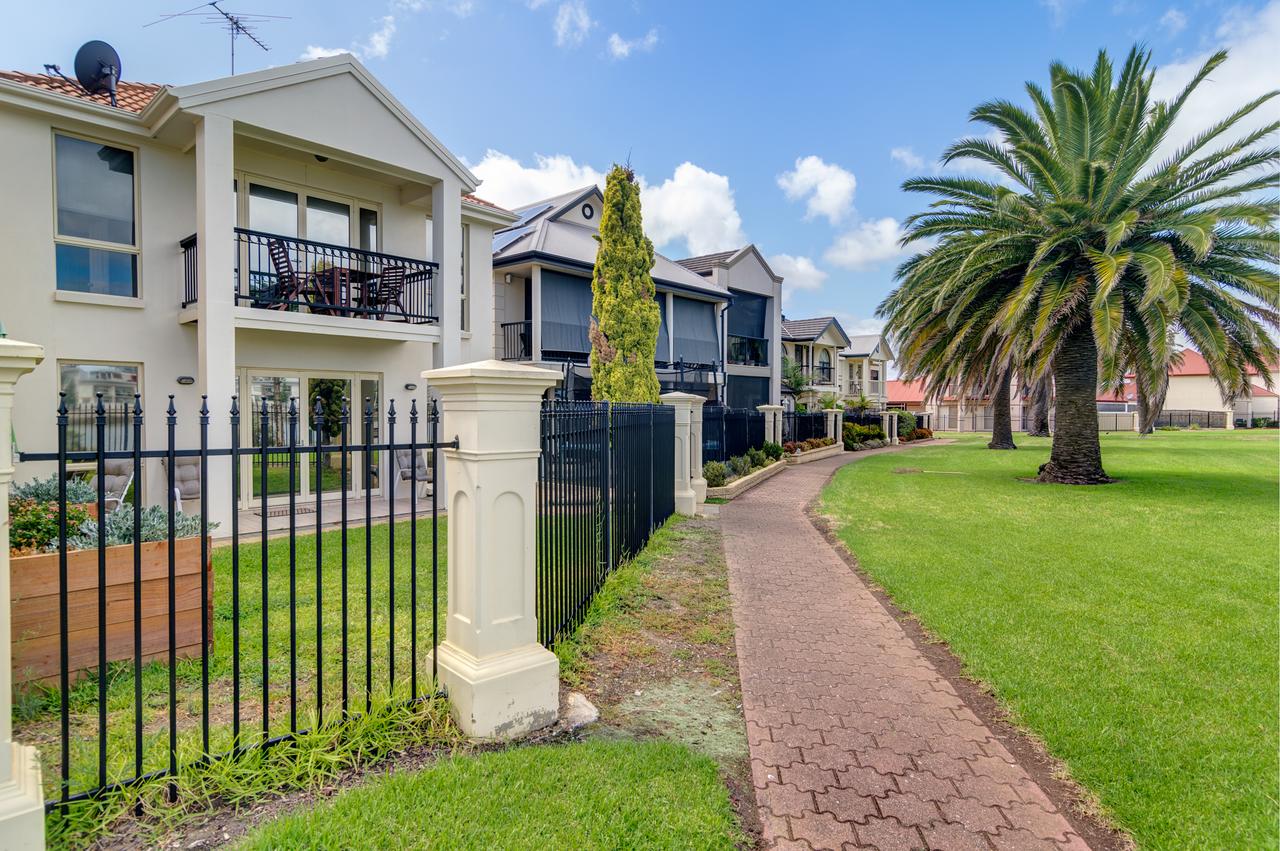 Glanville SA Accommodation Resorts