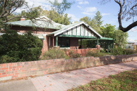 Cowan Street Bungalow - Accommodation Resorts 13