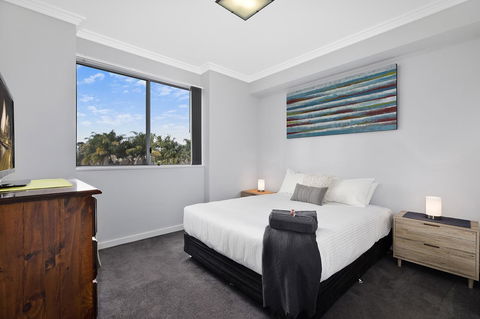Lakeside Waterfront Apartment The Entrance - Accommodation Resorts 7
