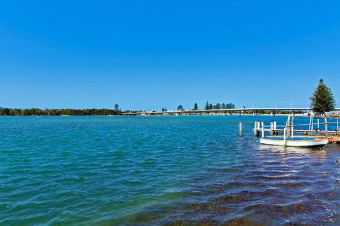 Lakeside Waterfront Apartment The Entrance - Accommodation Resorts 35