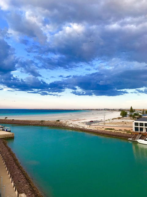 Ocean View Luxury Apartment & Suite - Accommodation Resorts 0