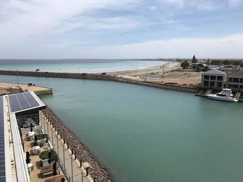 Ocean View Luxury Apartment & Suite - Accommodation Resorts 7