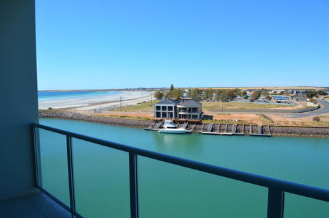 Wallaroo Marina Luxury Apartment - Accommodation Resorts 6