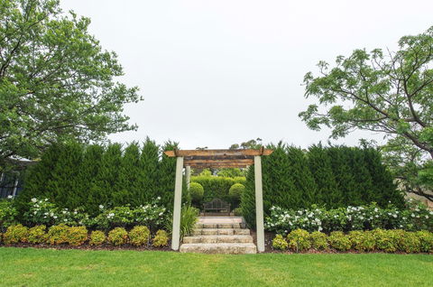 S T U D I O 22 Peaceful Retreat With Garden Views - Accommodation Resorts 10