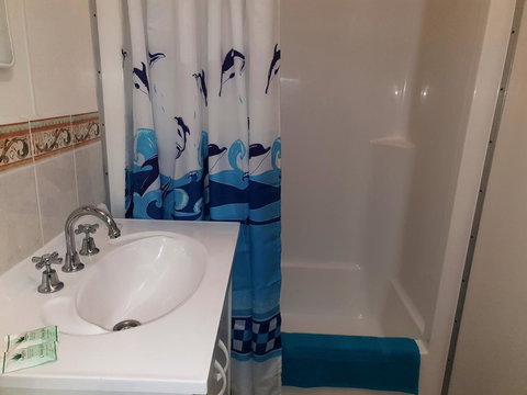 Rocks Retreat Cabin - Dolphin - Accommodation Resorts 9