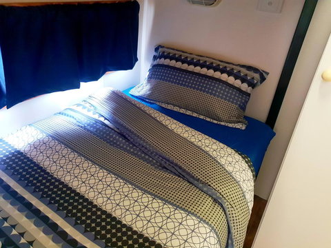 Rocks Retreat Cabin - Dolphin - Accommodation Resorts 8