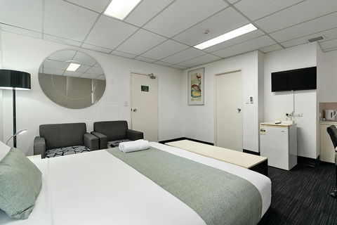 Cosmo On Bank - Accommodation Resorts 9
