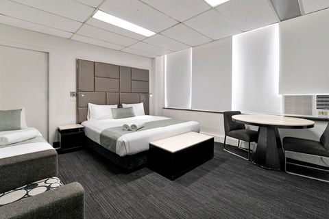Cosmo On Bank - Accommodation Resorts 2