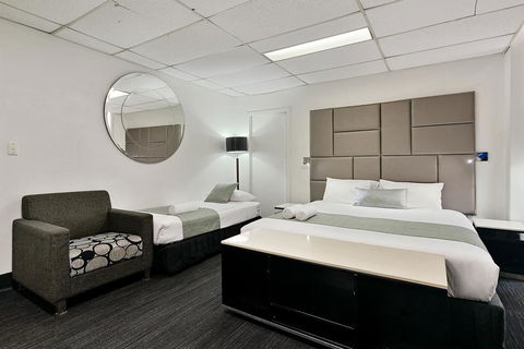 Cosmo On Bank - Accommodation Resorts 4