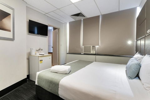 Cosmo On Bank - Accommodation Resorts 10