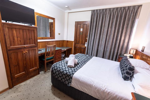Astor Inn - Accommodation Resorts 4