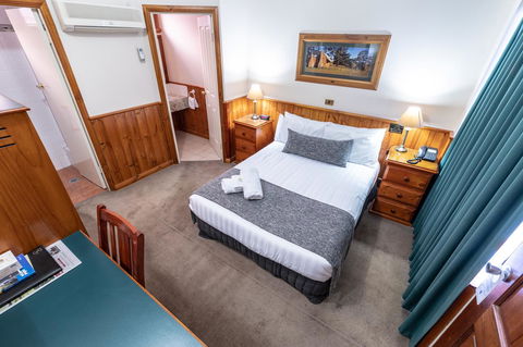 Astor Inn - Accommodation Resorts 2