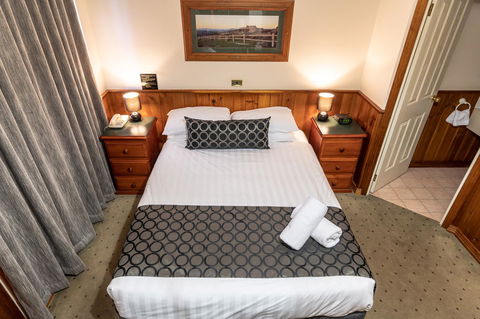Astor Inn - Accommodation Resorts 5