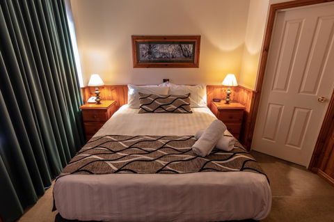 Astor Inn - Accommodation Resorts 15
