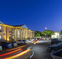 Adelaide Inn - Accommodation Resorts