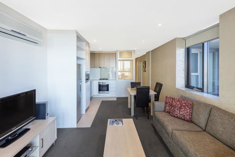 IStay Precinct Adelaide - Accommodation Resorts 24