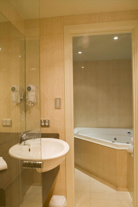 Adelaide Rockford - Accommodation Resorts 19