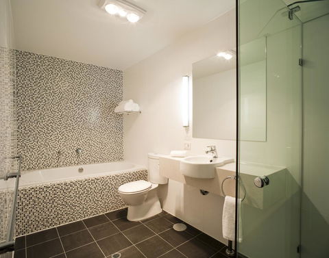 Adelaide Rockford - Accommodation Resorts 17