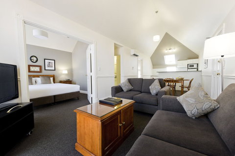 Majestic Old Lion Apartments - Accommodation Resorts 5