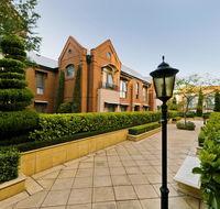 Majestic Old Lion Apartments - Accommodation Resorts