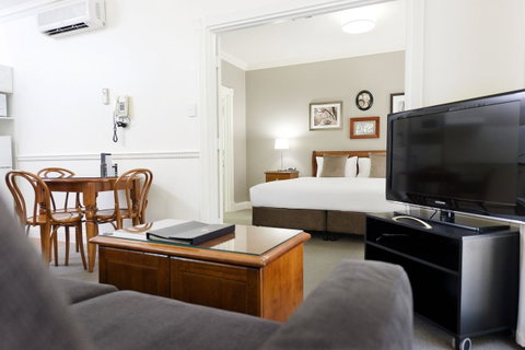 Majestic Old Lion Apartments - Accommodation Resorts 10