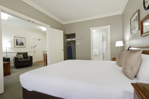 Majestic Old Lion Apartments - Accommodation Resorts 8