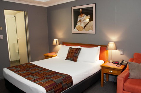 The O'Connell Inn - Accommodation Resorts 7