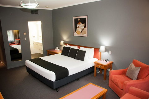 The O'Connell Inn - Accommodation Resorts 13