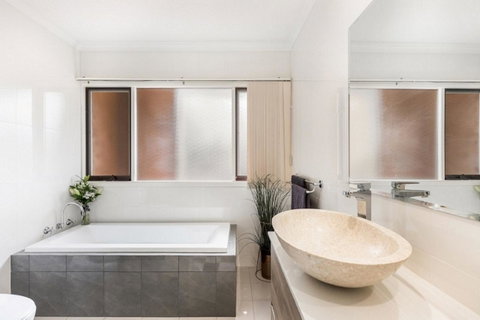 Adelaide Style Accommodation-Close To City-North Adelaide-3 Bdrm- FREE Parking - Accommodation Resorts 13