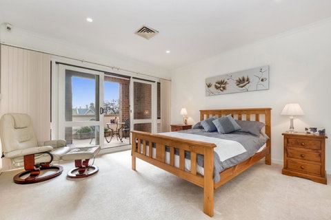 Adelaide Style Accommodation-Close To City-North Adelaide-3 Bdrm- FREE Parking - Accommodation Resorts 14