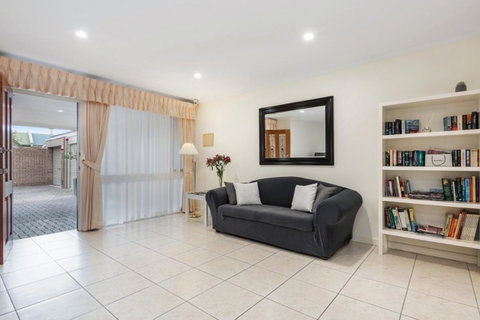Adelaide Style Accommodation-Close To City-North Adelaide-3 Bdrm- FREE Parking - Accommodation Resorts 7