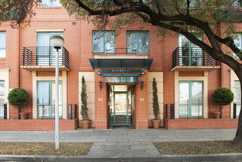 Majestic Tynte Street Apartments - Accommodation Resorts 3