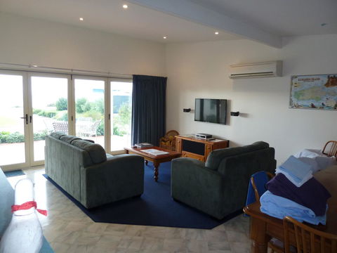 SeaShells Penneshaw - Accommodation Resorts 9