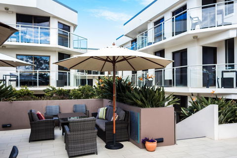 Bayview Beachfront Apartments, In Town Right On The Beach - Accommodation Resorts 26