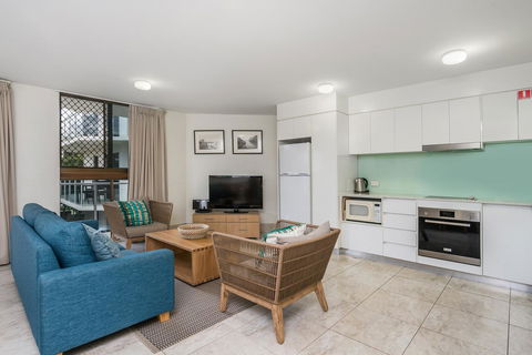 Bayview Beachfront Apartments, In Town Right On The Beach - Accommodation Resorts 40